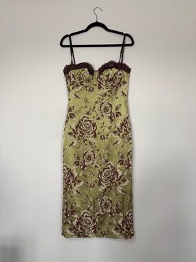 House Of CB CASSIA Floral Print Midi Dress Size M Olive Sweetheart Bust lace